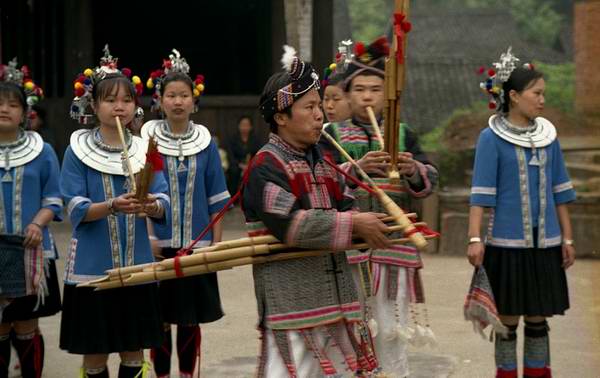 people of sanjiang dong ethnic minority village (Click to see details) (Click to see details)